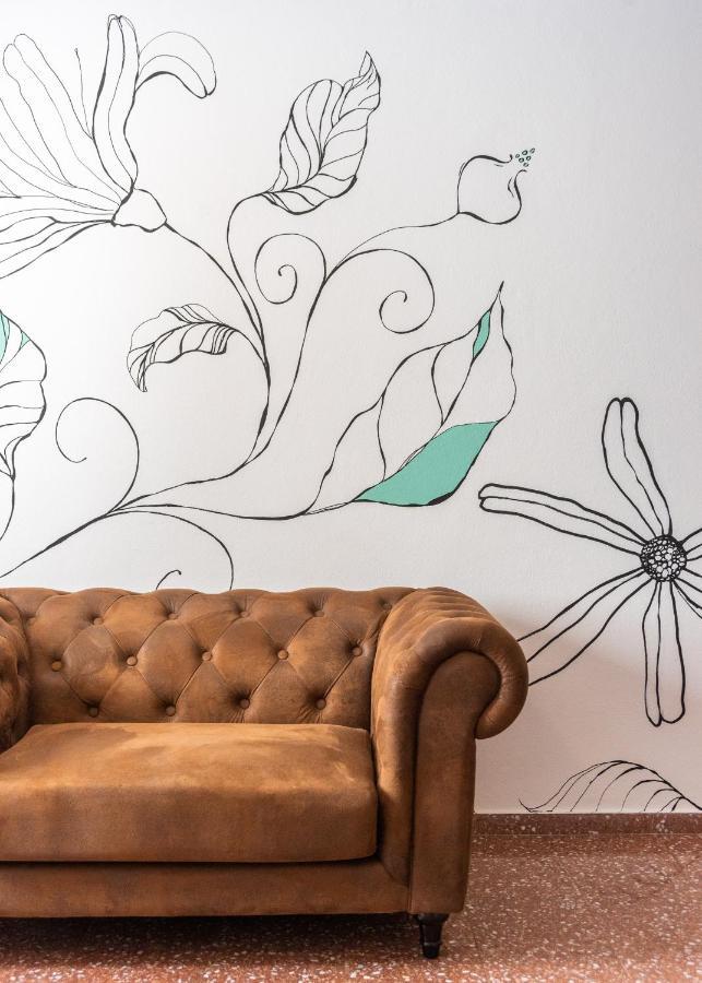 מאהון Hostal Jume - Urban Rooms מראה חיצוני תמונה