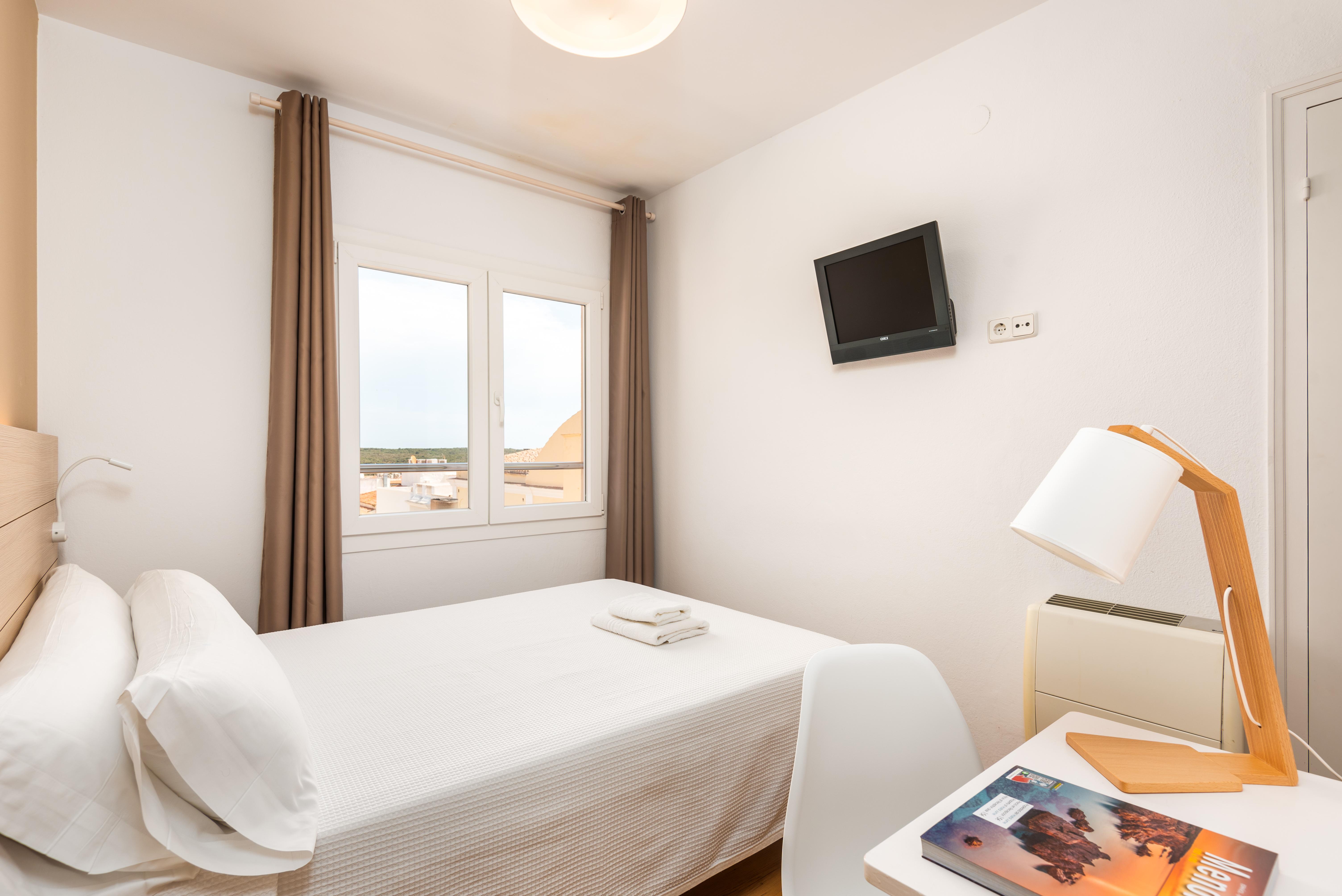 מאהון Hostal Jume - Urban Rooms מראה חיצוני תמונה