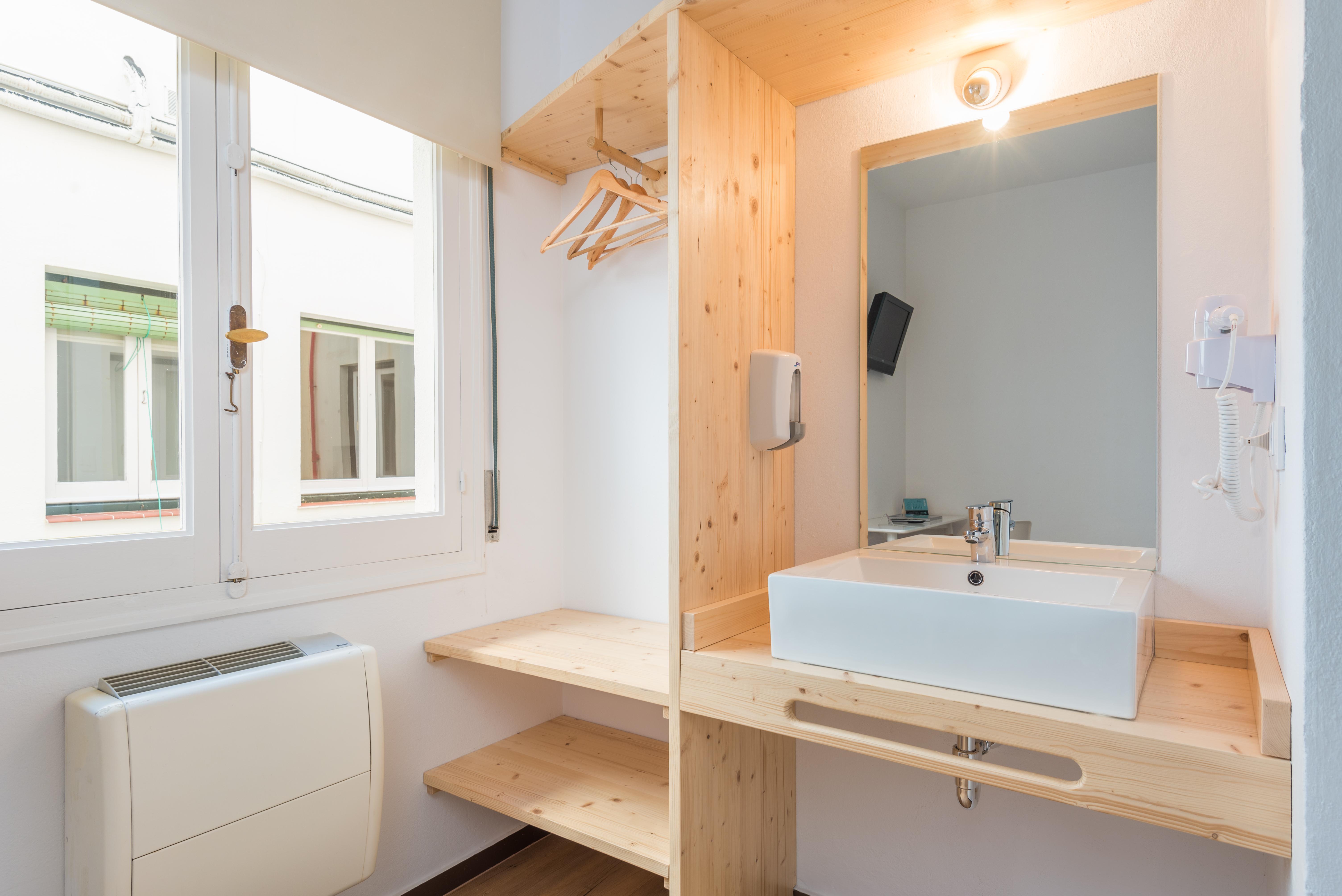 מאהון Hostal Jume - Urban Rooms מראה חיצוני תמונה