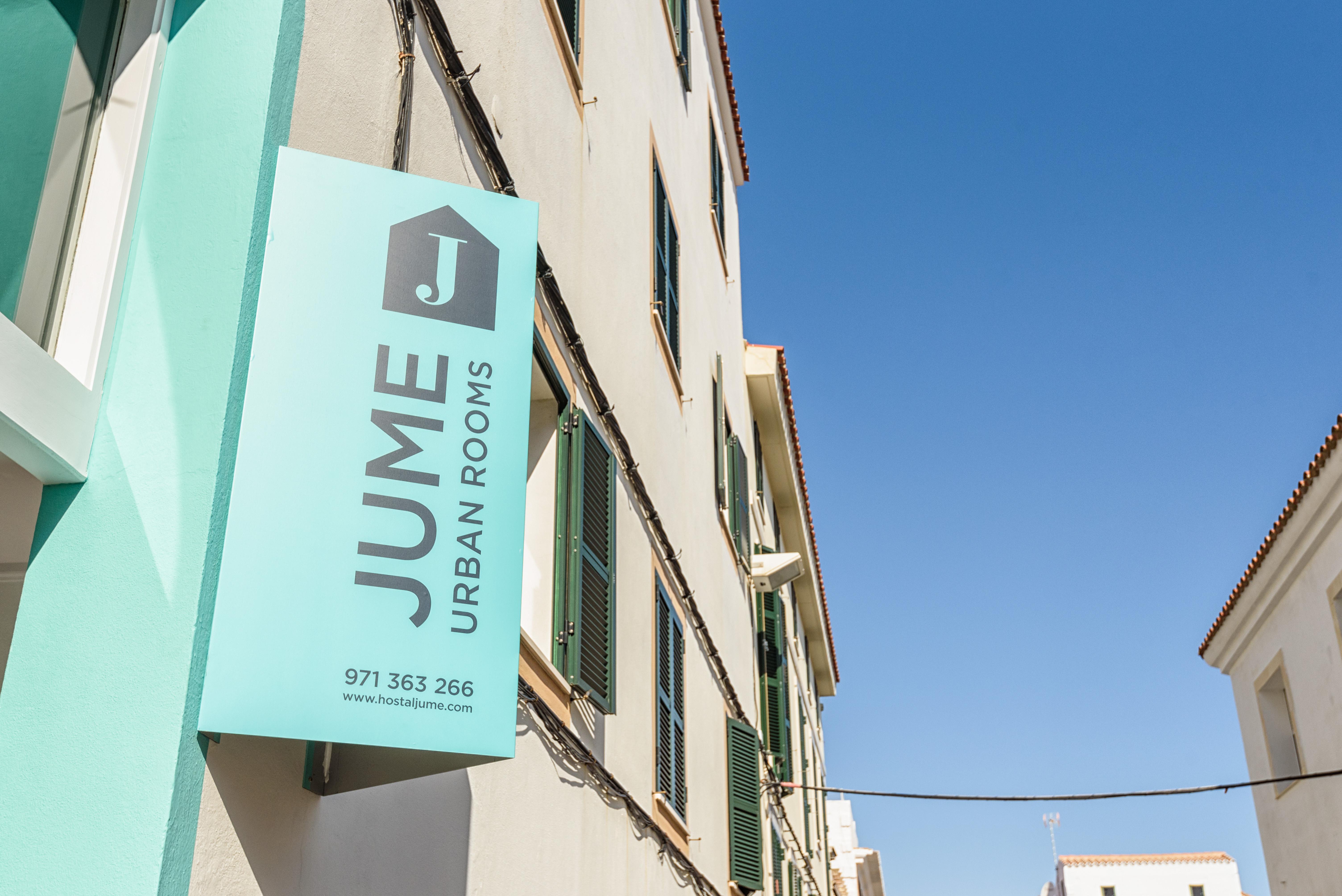 מאהון Hostal Jume - Urban Rooms מראה חיצוני תמונה
