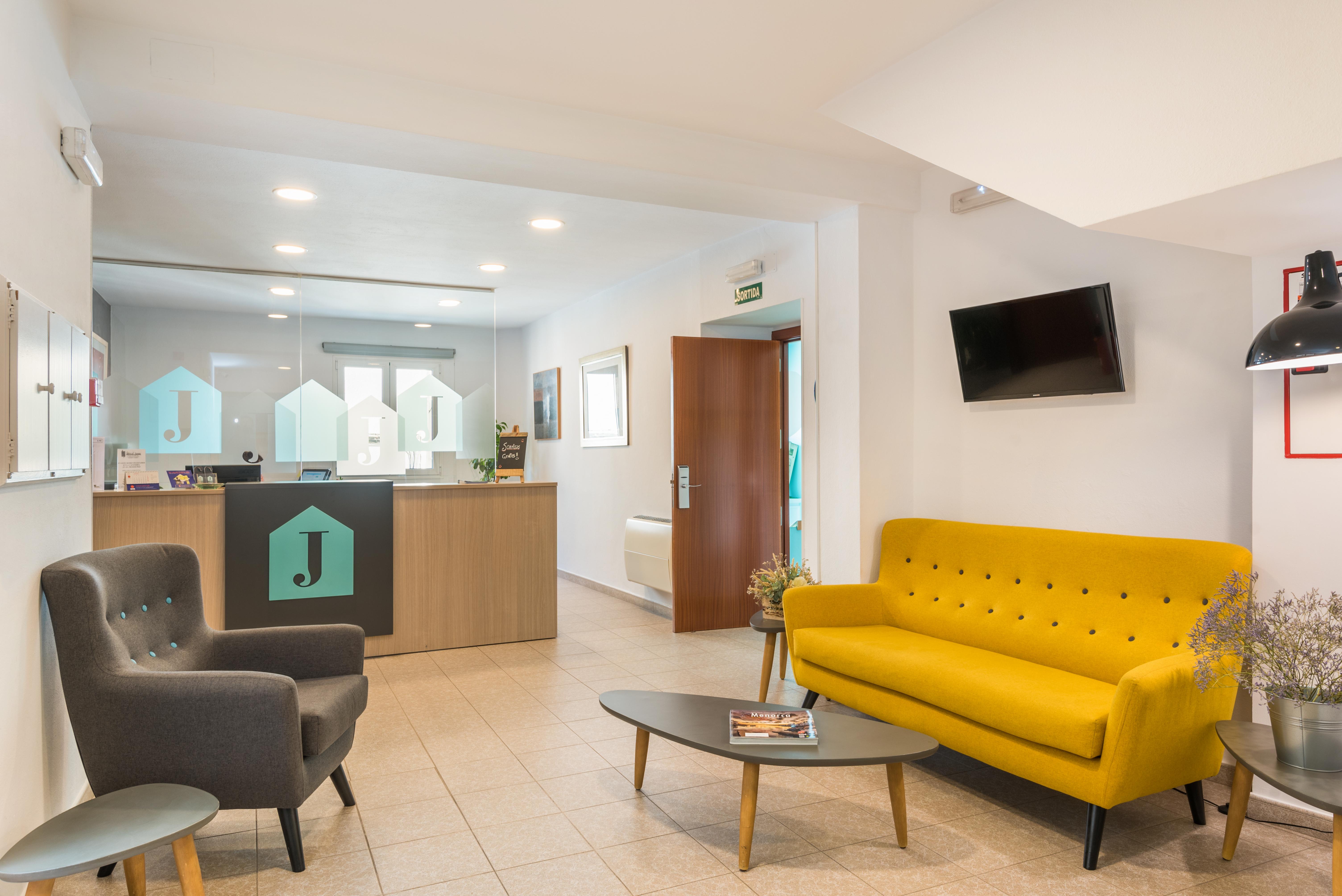 מאהון Hostal Jume - Urban Rooms מראה חיצוני תמונה