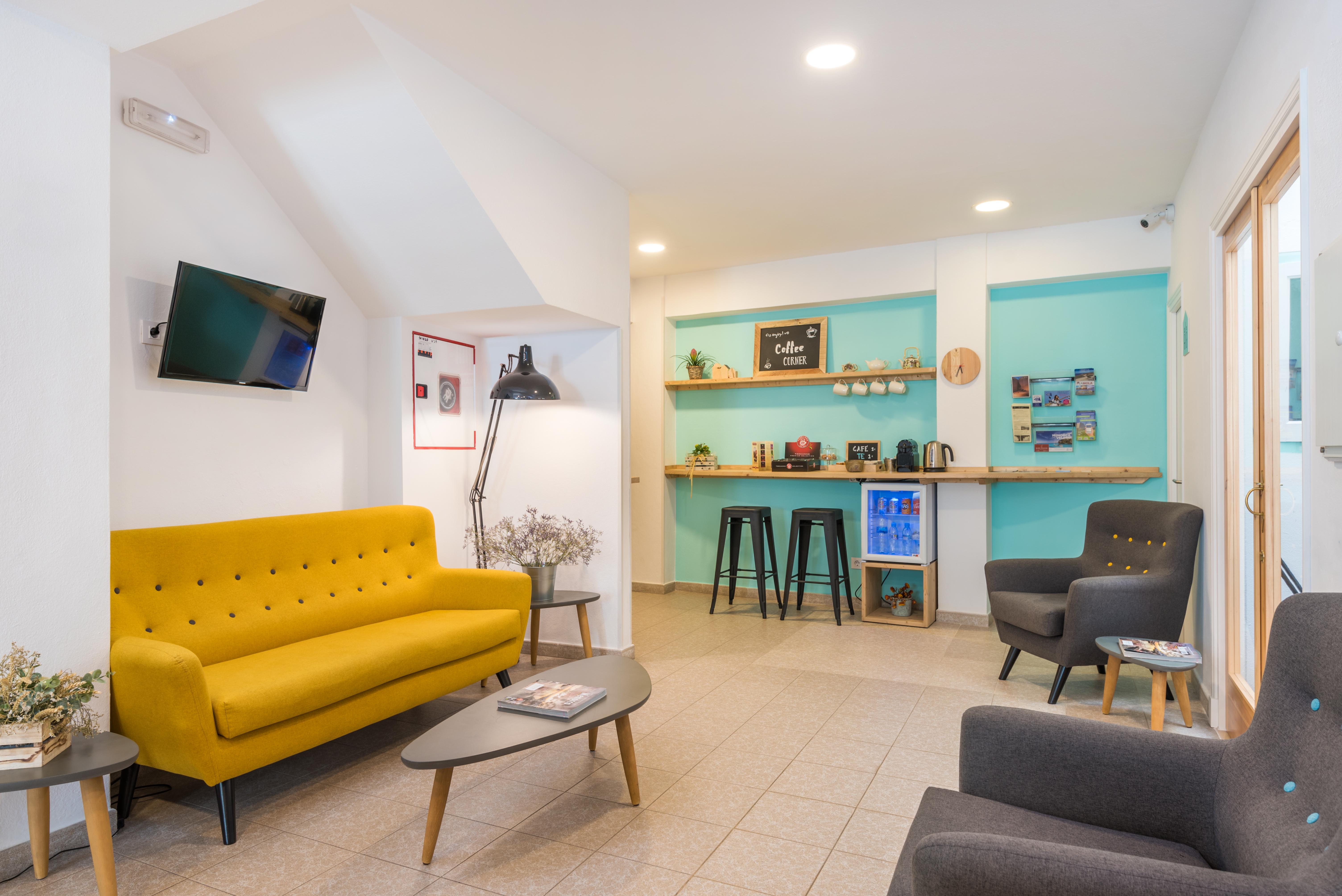 מאהון Hostal Jume - Urban Rooms מראה חיצוני תמונה