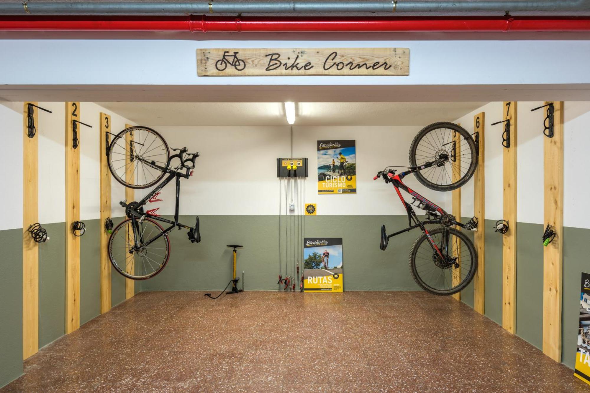 מאהון Hostal Jume - Urban Rooms מראה חיצוני תמונה