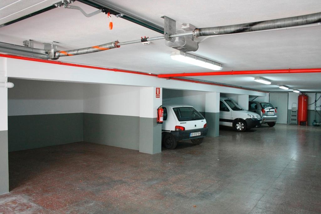מאהון Hostal Jume - Urban Rooms מראה חיצוני תמונה