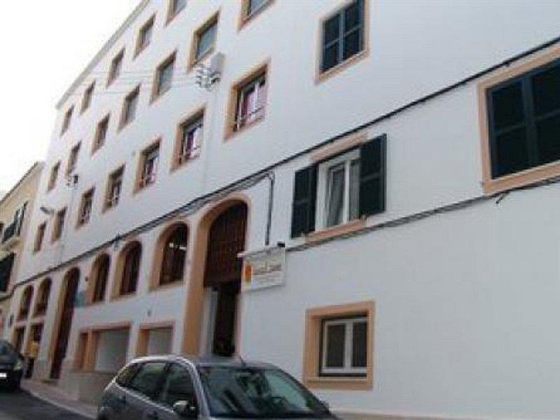 מאהון Hostal Jume - Urban Rooms מראה חיצוני תמונה