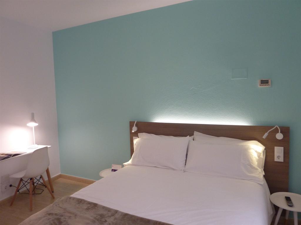 מאהון Hostal Jume - Urban Rooms מראה חיצוני תמונה